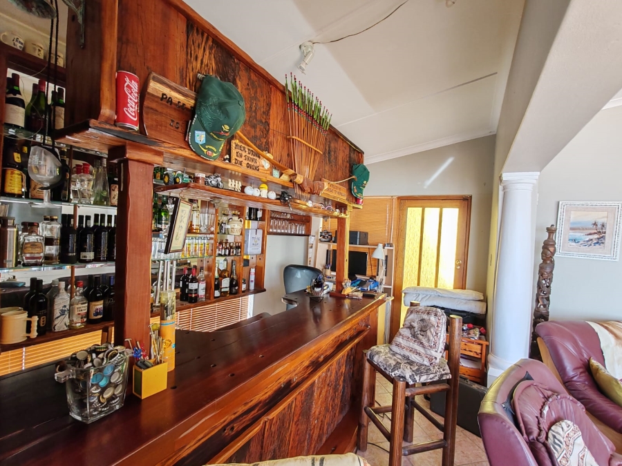 5 Bedroom Property for Sale in Perlemoenbaai Western Cape